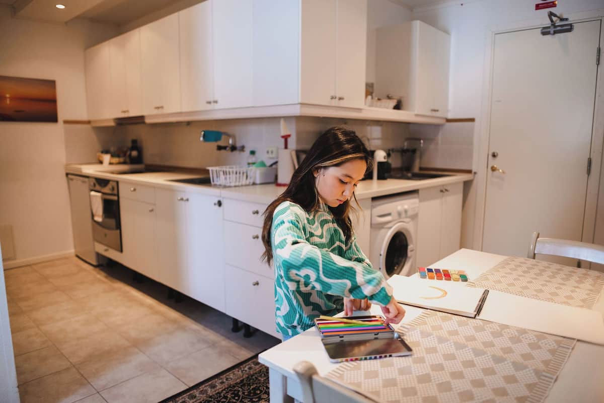 apartment room shared a bathroom | private kitchen | paper towels