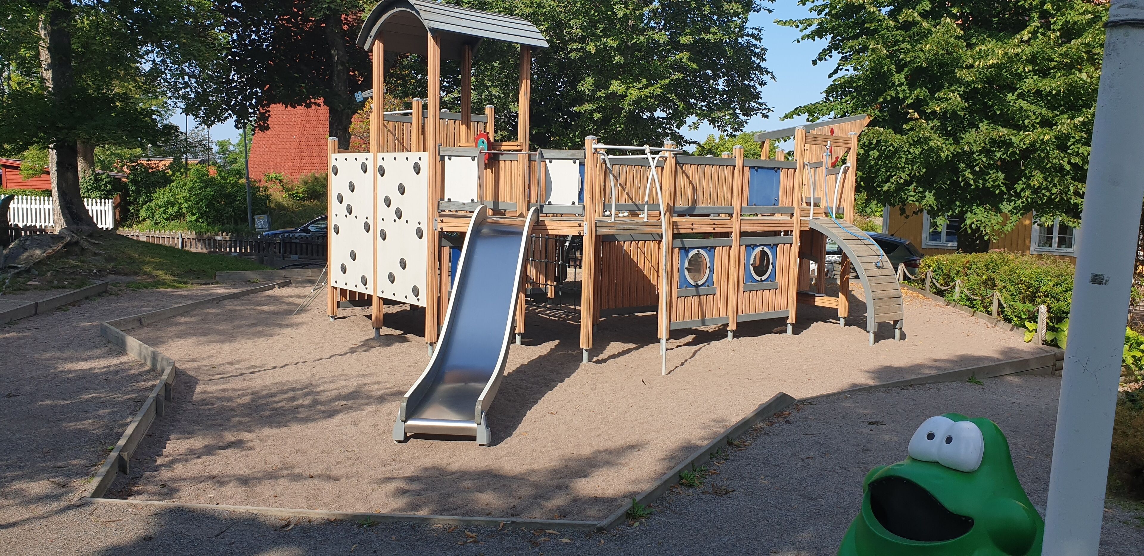 children’s play area – outdoor