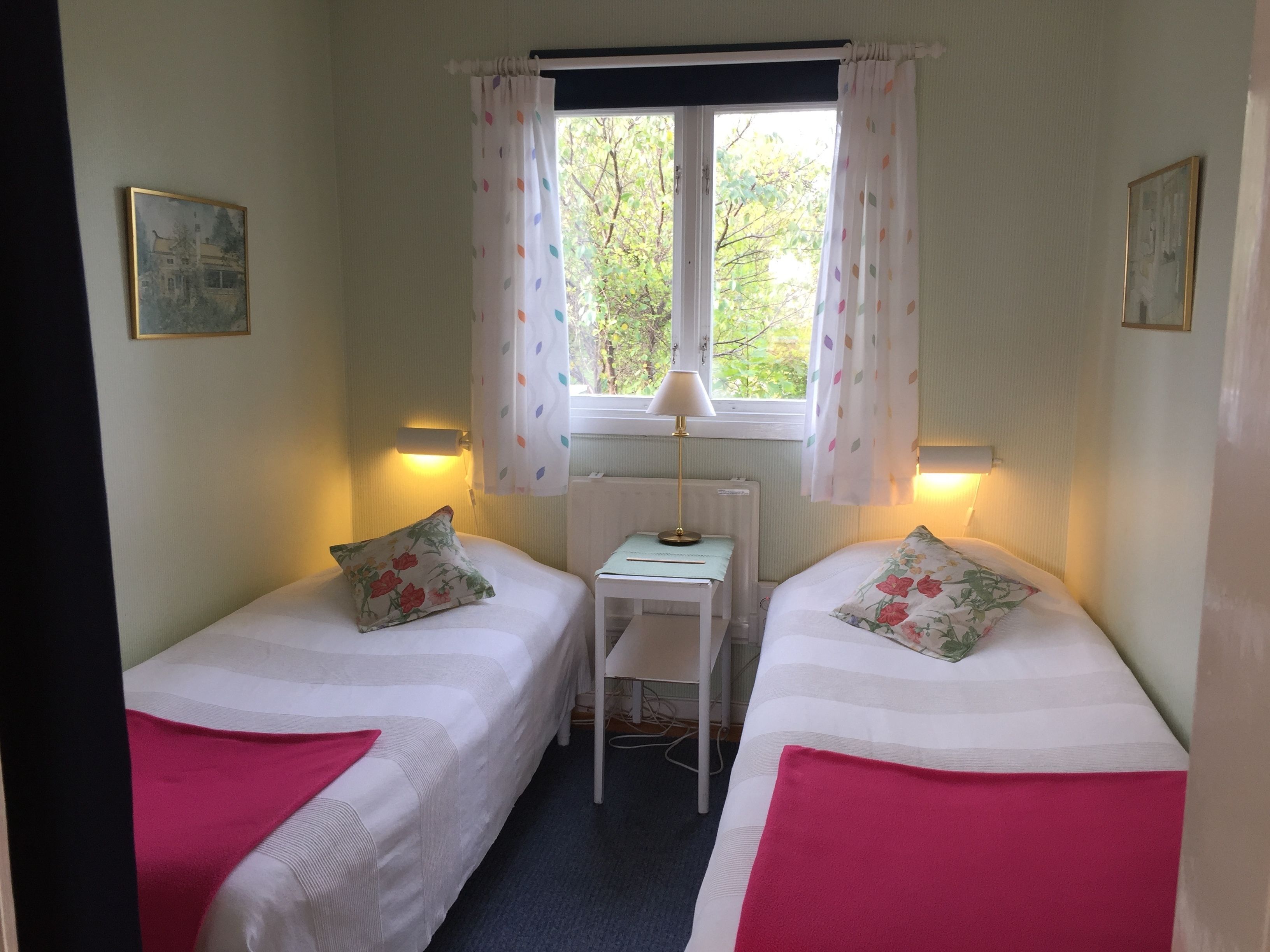 Premium bedding, minibar, individually decorated, individually furnished
