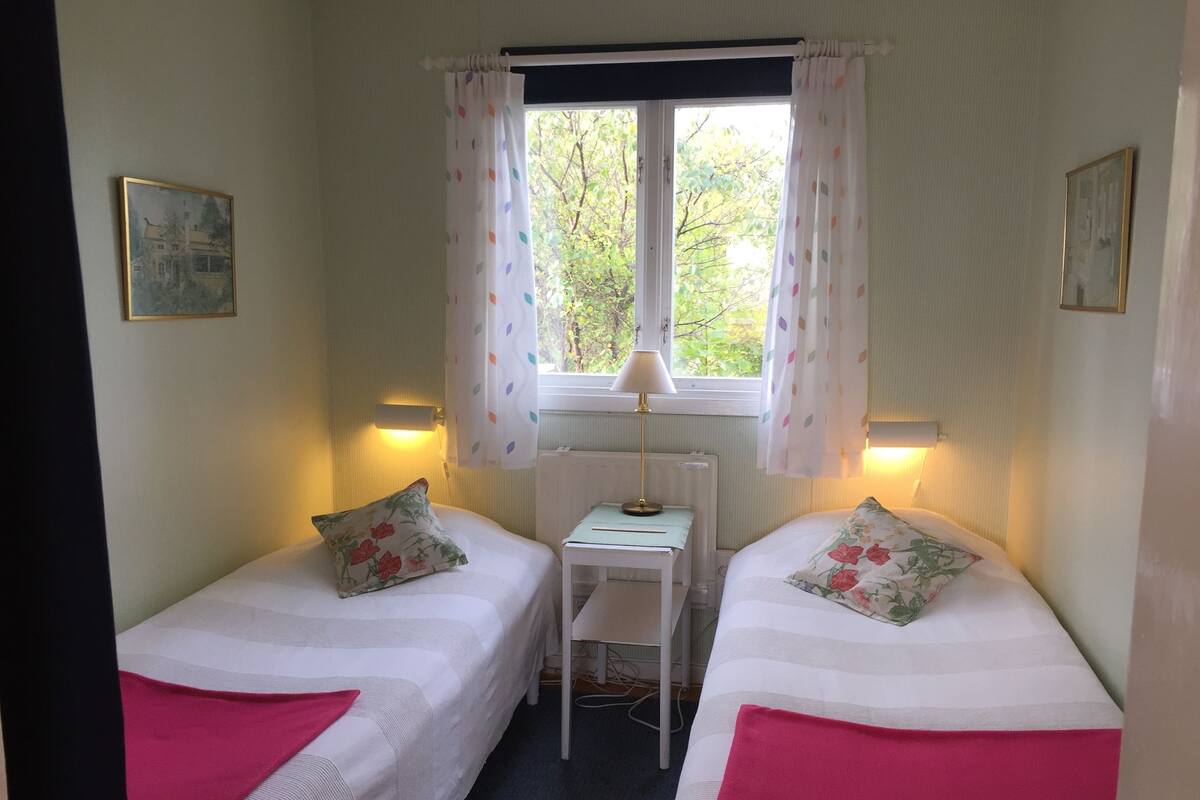Premium bedding, minibar, individually decorated, individually furnished