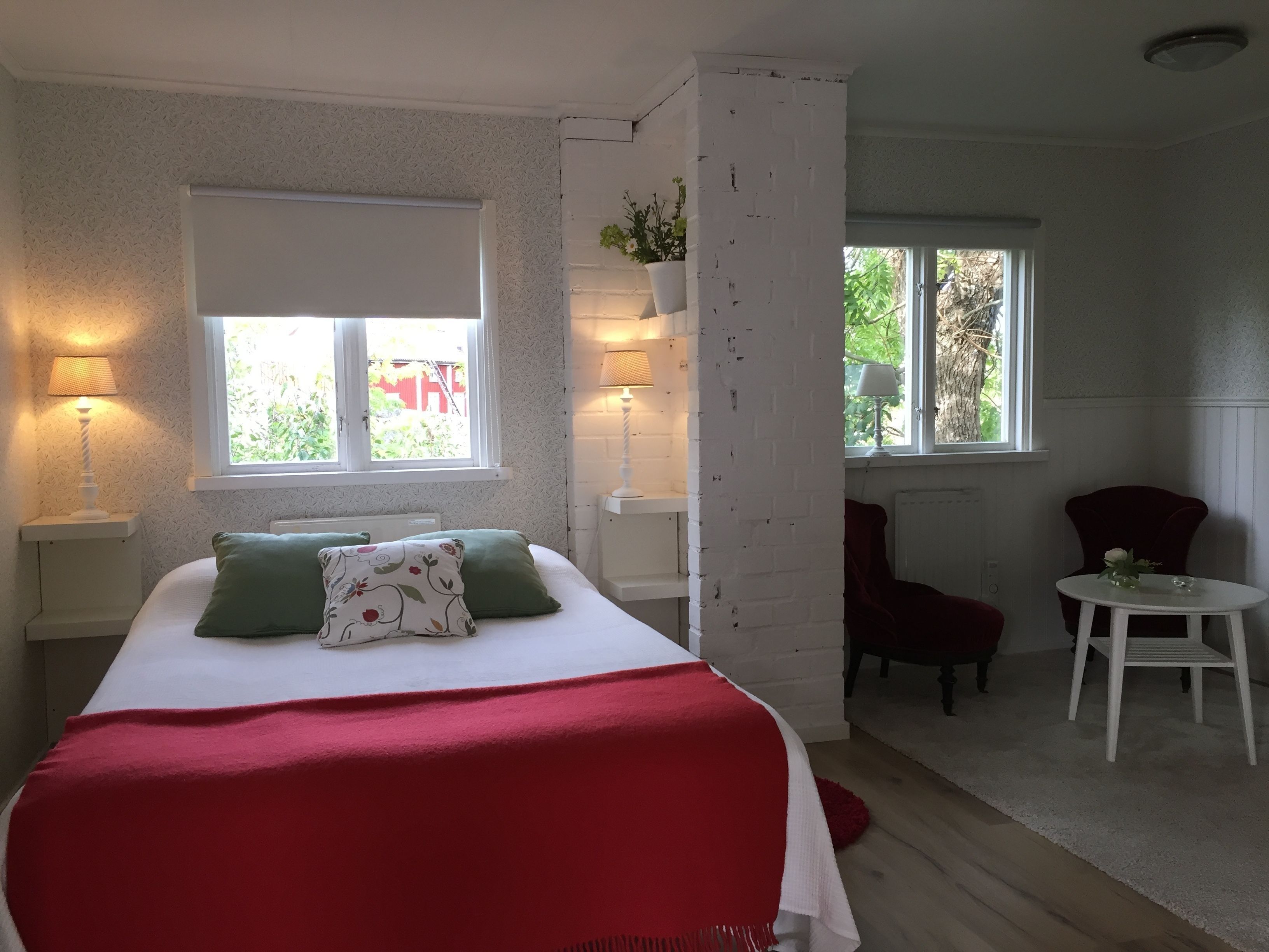 Premium bedding, minibar, individually decorated, individually furnished