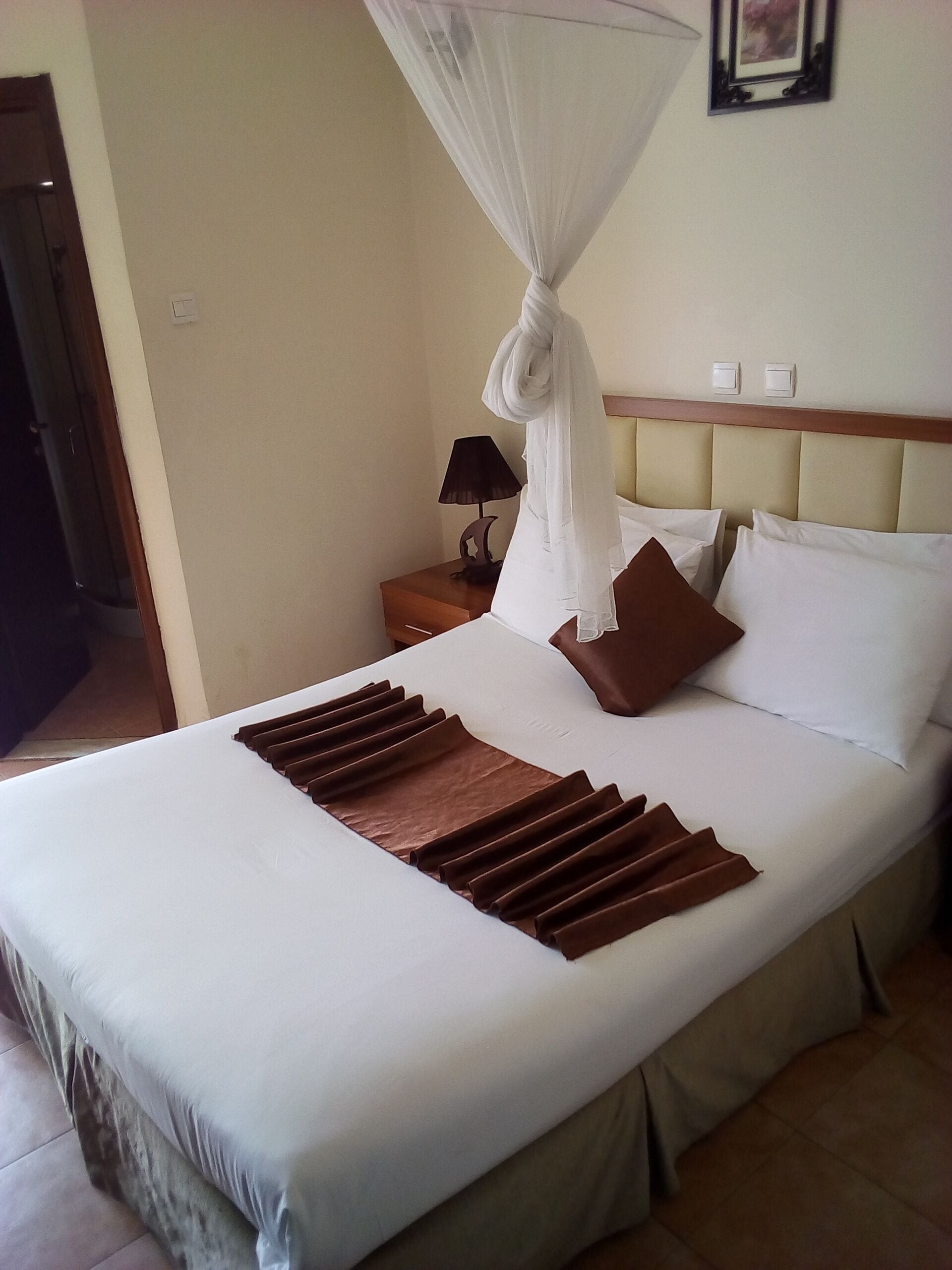 basic double room, 1 double bed, accessible | premium bedding, in-room safe, desk, free wifi
