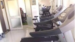 A gym with treadmills and exercise equipment. - Bete Daniel Hotel (Bahir Dar)