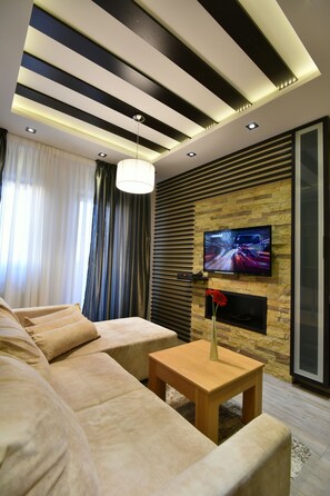 Apartment, 1 Bedroom, Terrace | Desk, soundproofing, iron/ironing board, free cribs/infant beds