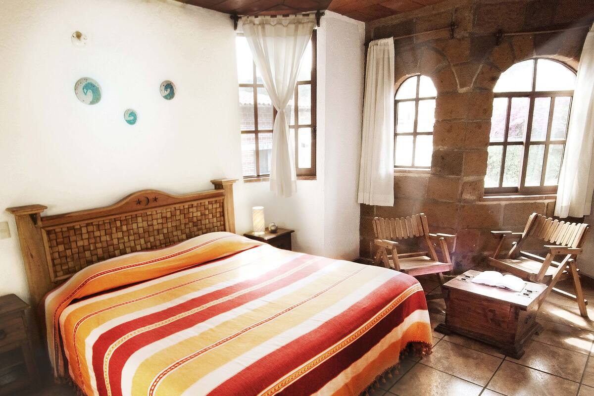 Junior Room, 1 King Bed, Non Smoking, Garden View | Select Comfort beds, iron/ironing board (on request), WiFi (free)