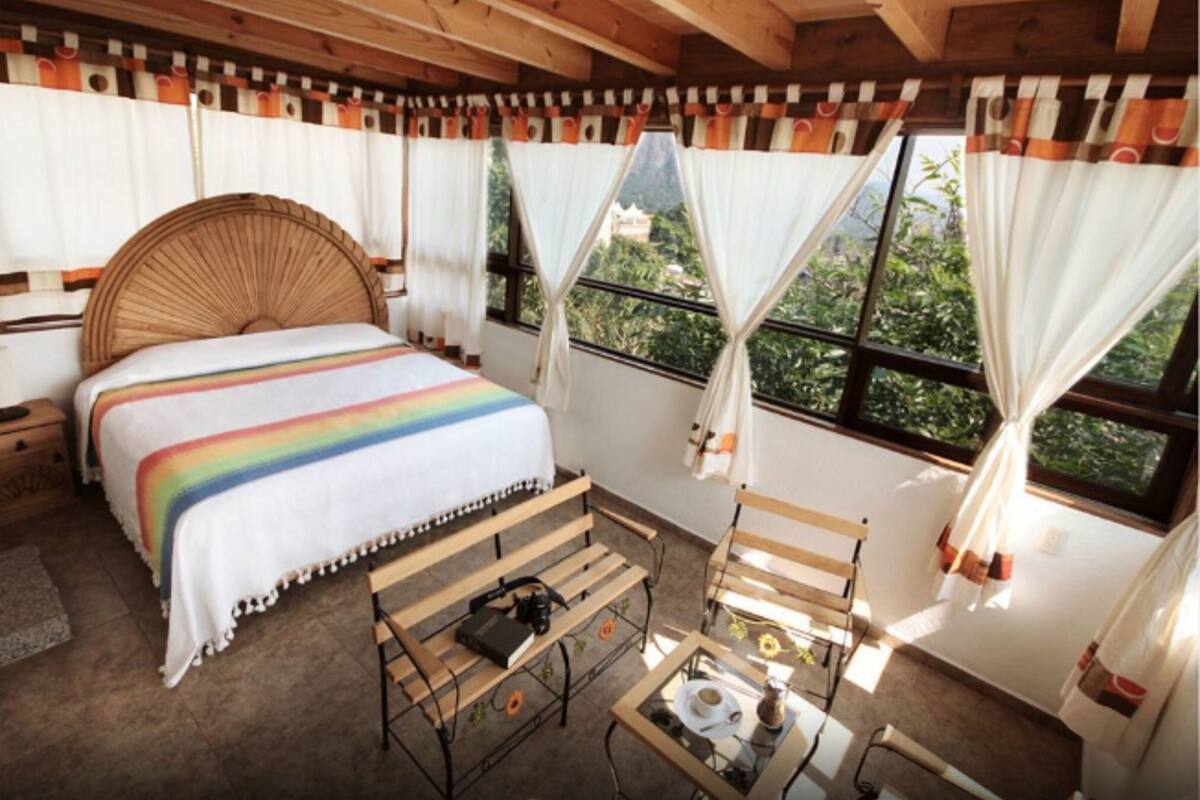 Comfort Suite, 1 King Bed, Non Smoking | Select Comfort beds, iron/ironing board (on request), WiFi (free)