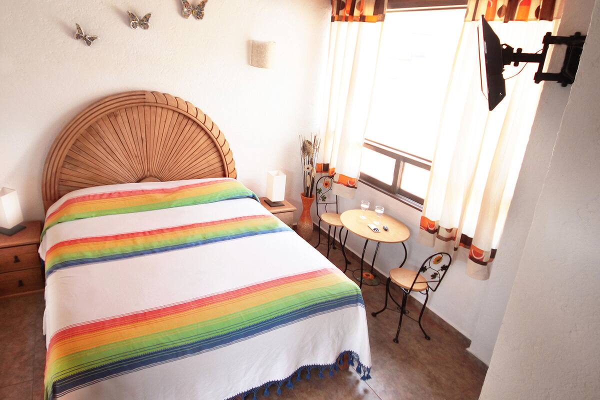 Junior Room, 1 King Bed, Non Smoking, Mountain View | Select Comfort beds, iron/ironing board (on request), WiFi (free)