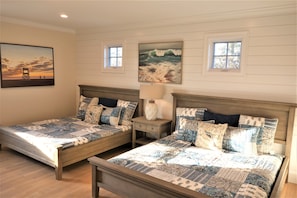 5 bedrooms, desk, iron/ironing board, WiFi