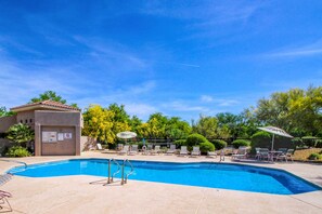 Pool - Oro Valley Condo - Nearby Golf & Hiking! (Oro Valley)