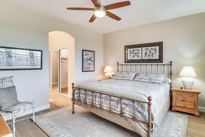 3 bedrooms, desk, iron/ironing board, Internet - Oro Valley Condo - Nearby Golf & Hiking! (Oro Valley)