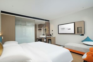 Single Room | Premium bedding, down comforters, memory foam beds - Yizhi Hotel Rainbow Bridge Subway Gz (Guangzhou)