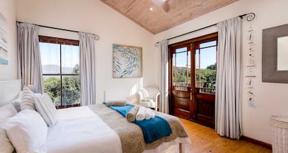 Appartement prĂšs de Cape Town avec vue mer et montagne, jardin, piscine, prĂšs de la plage.