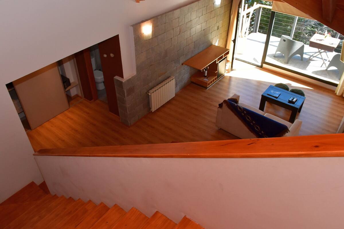 Habitación cuádruple exclusiva, 1 habitación, vistas al lago | Ropa de cama de alta calidad, edredones de plumas, minibar y caja fuerte