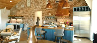 Classy Cattle Farm Experience-Wine and Bovine