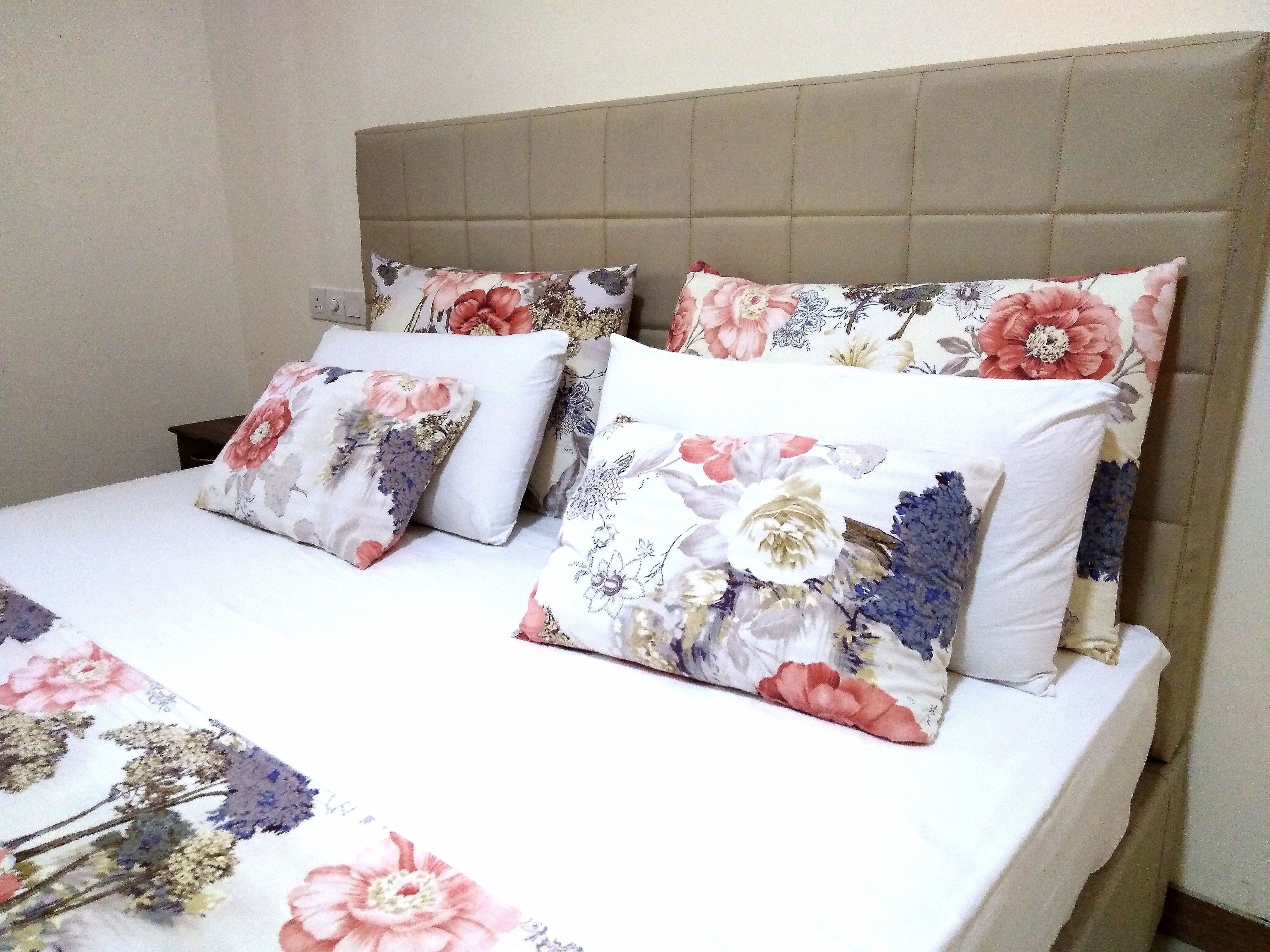 Apartemen Grand, 1 Tempat Tidur King, dapur, pemandangan kebun | 1 kamar tidur, seprai katun Mesir, dan seprai premium