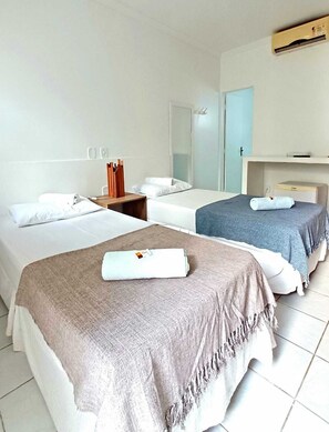 Habitación estándar con 1 cama doble o 2 individuales | Minibar, wifi gratis, ropa de cama