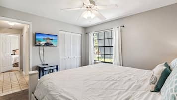 3 habitaciones, escritorio, tabla de planchar con plancha y wifi