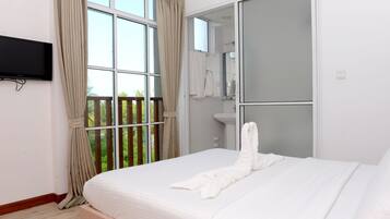 5 bedrooms, free WiFi, bed sheets