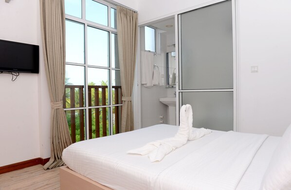 5 bedrooms, free WiFi, bed sheets