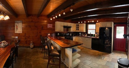 Log Home # w / Incomparable Peace, Serenity, yksityisyys ja ensiluokkaiset palvelut