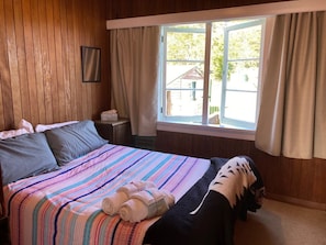 3 habitaciones y ropa de cama