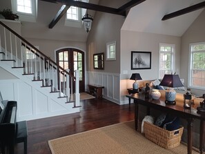 المنشأة من الداخل