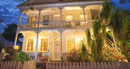 Vanhakaupunki Key West eteläisimmällä rannalla ja Duval Street -kadulla