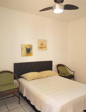 2 bedrooms, iron/ironing board, free WiFi