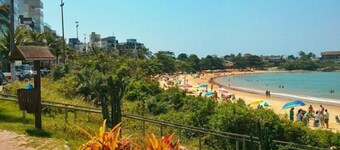 Peracanga / Bacutia Beach Block, Guarapari, 2 Bedrooms, Garage, super fast Wi-Fi
