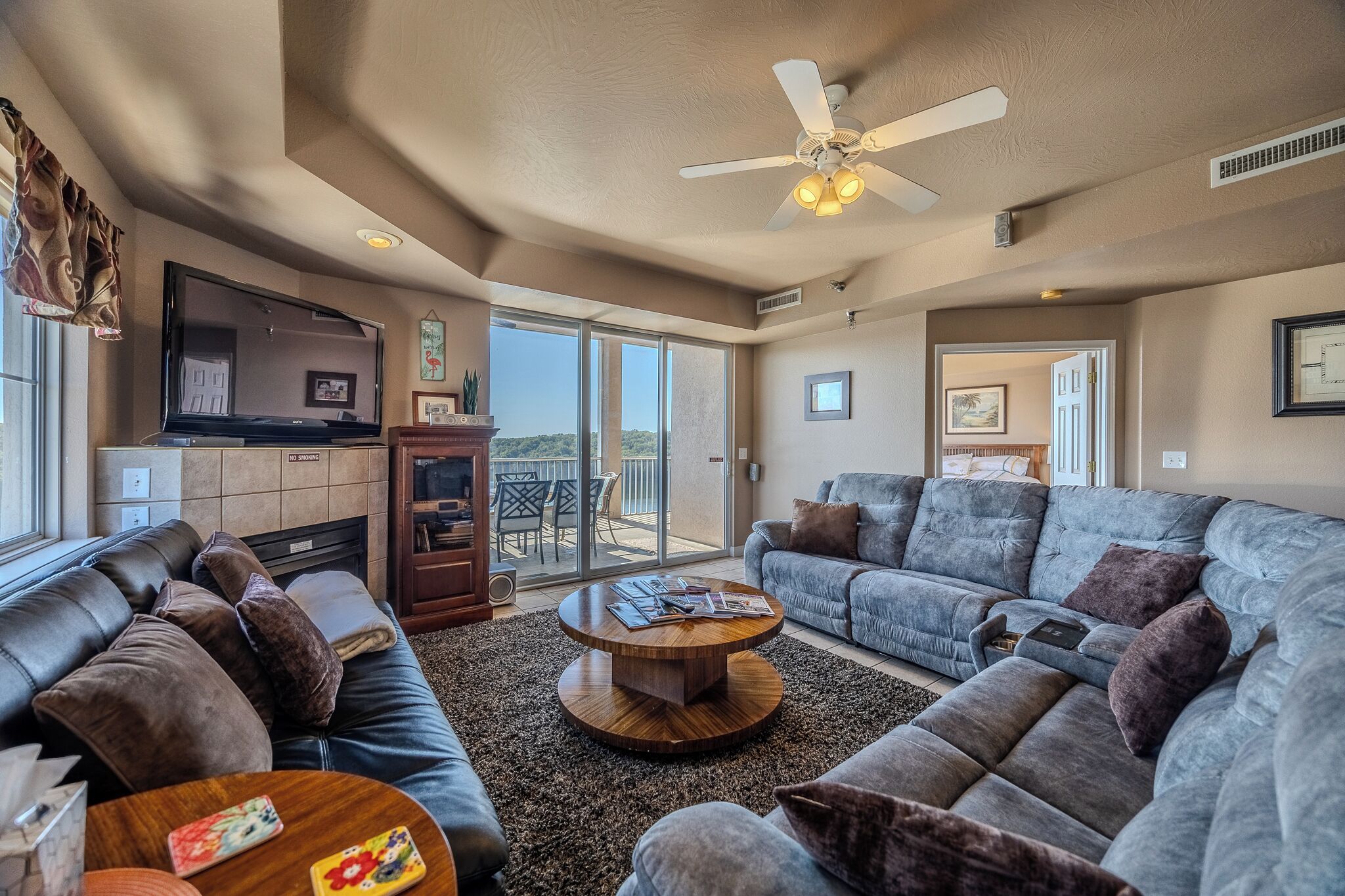 电视、DVD 播放器、立体声音响