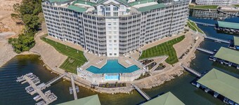 9th Floor på Towers! Fantastisk utsikt, innendørs og utendørs svømmebasseng, Gratis Wi-Fi