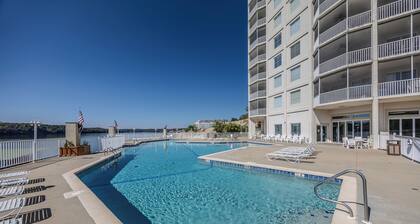9th Floor at the Towers! Amazing Views, Indoor & Outdoor Pools, Free Wi-Fi