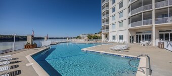 9 ° piano alle Torri! Amazing Views, Piscina all'aperto e coperta, Wi-Fi gratuito