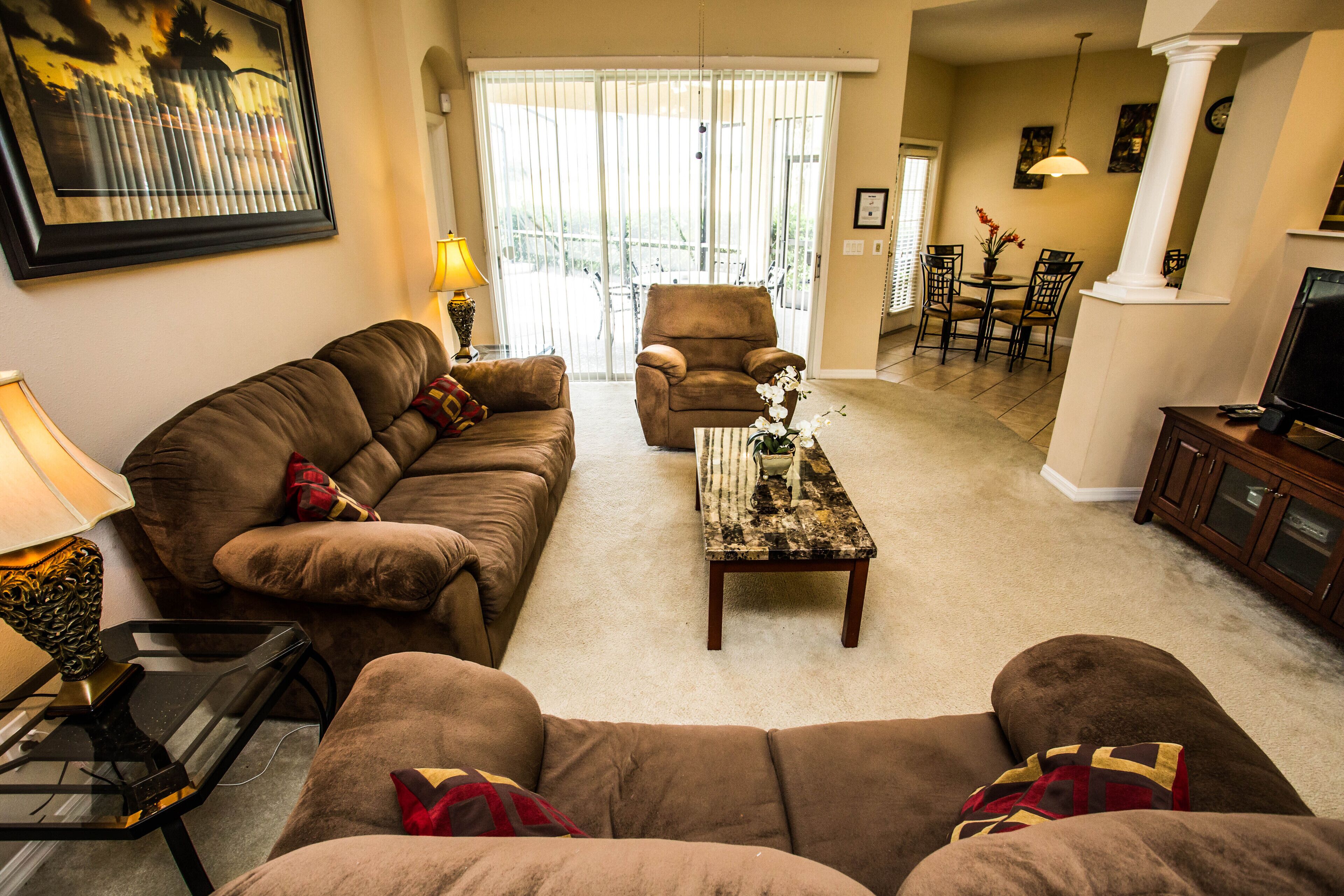 TV connectée, jeux vidéo, lecteur de DVD, baby-foot