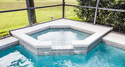 Splendid villa, overlooking conservation area, with private pool and games room