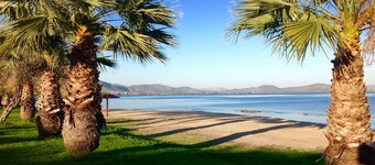 Amomos Villa with Private Pool for Luxury Vacation and Relax