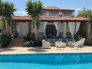 Outdoor pool - Amomos Villa with Private Pool for Luxury Vacation and Relax (Nea Makri)