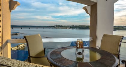 Top-Floor Lands End Luxury Condo - Elevator - Waterpark - Pool - Wi-Fi & More!