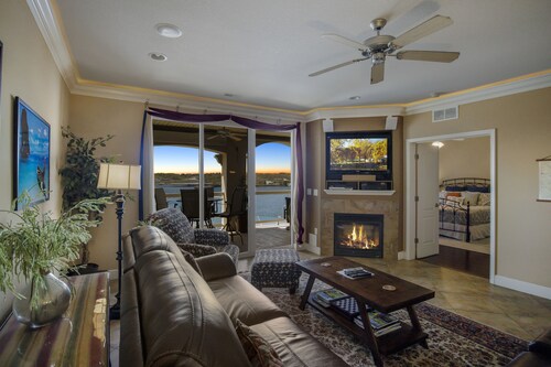 Top-Floor Lands End Luxury Condo - Elevator - Waterpark - Pool - Wi-Fi & More!