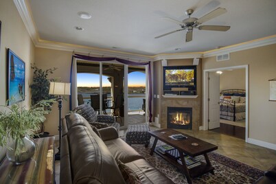 Top-Floor Lands End Luxury Condo - Elevator - Waterpark - Pool - Wi-Fi & More!