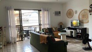 Smart TV, DVD player