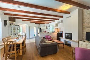 TV, peis og stereoanlegg