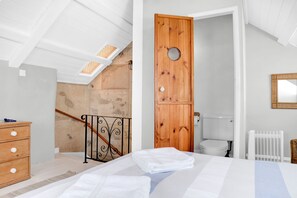 2 quartos, ferros/tábuas de passar roupa, Wi-Fi de cortesia