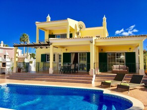 Alberca al aire libre 