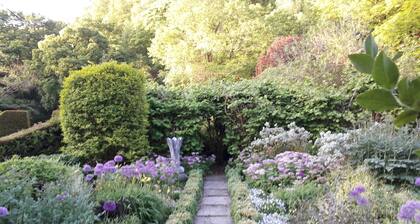 Klasse 11 aufgeführt abgelegen, Steinhaus in der Nähe von Slaithwaite, Familie und Haustier Friendl