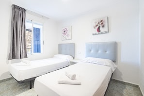 3 bedrooms, iron/ironing board, free WiFi, bed sheets