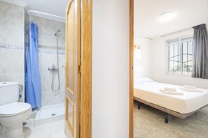 Bañera y toallas