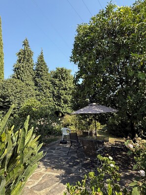 Outdoor dining - Quinta de Vilar Country House with pool near Porto (Paredes - Porto)