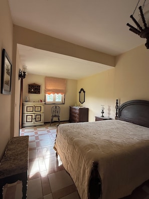 2 habitaciones, tabla de planchar con plancha y wifi gratis