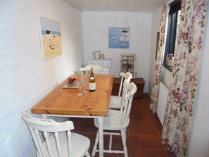 Dining - Detached 2 Double Bed Cottage, Ticehurst, East Sussex/Kent (Ticehurst)